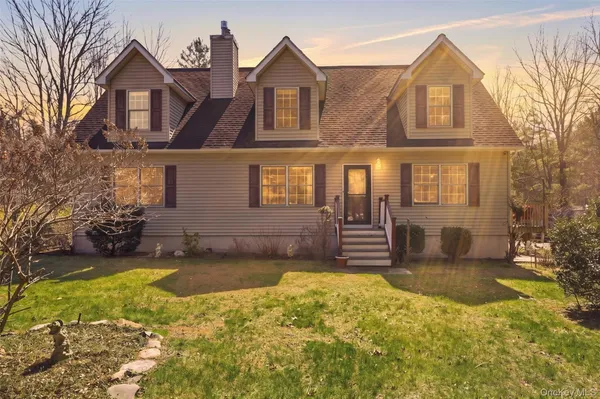 $485,000 | 944 United States Rte 209, Cuddebackville, NY 12729