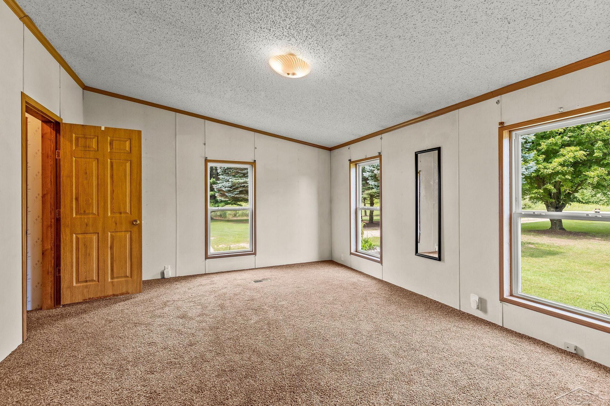6178 Meredith Grade Road Harrison, MI 48625 - Photo 14 of 54 50218740-5d78954f-903c-48eb-b589-4d1cc49a8002.JPG