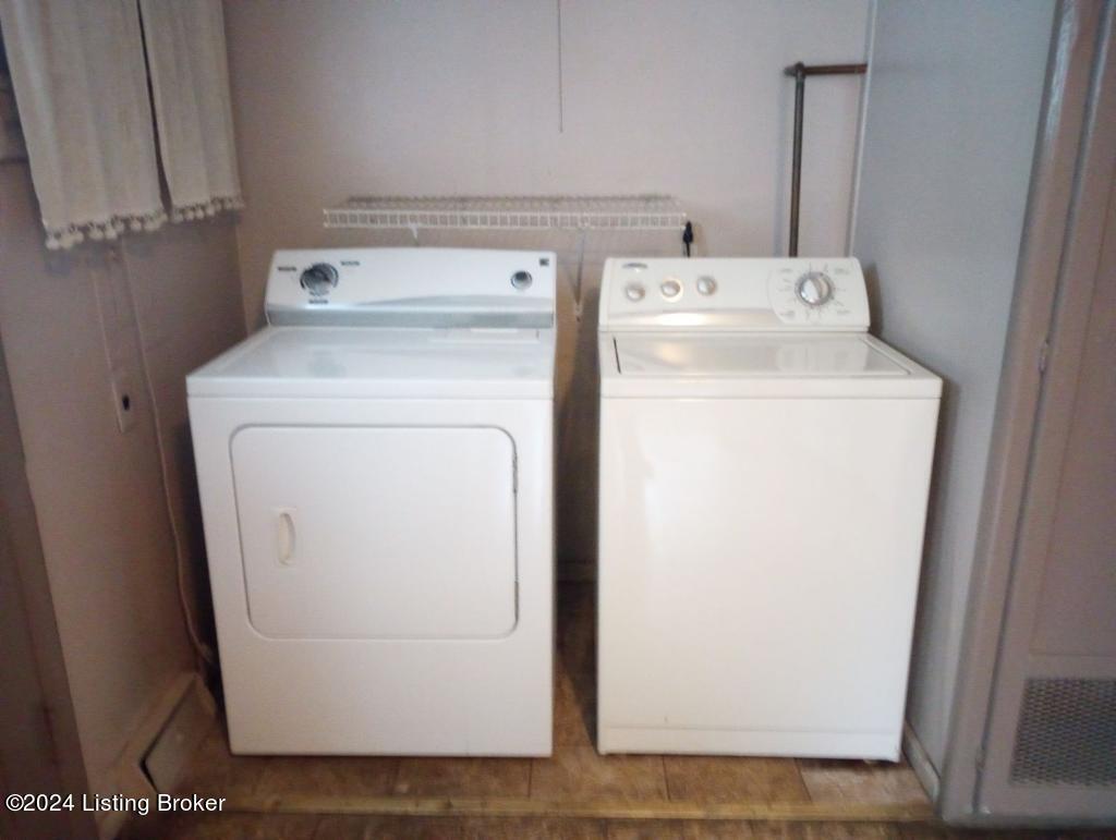 4913 Raven Road Louisville, KY 40213 - Photo 10 of 23 washer and dryer to remain