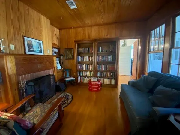 $345,000 | 610 Pecan Street, Jena, LA 71342