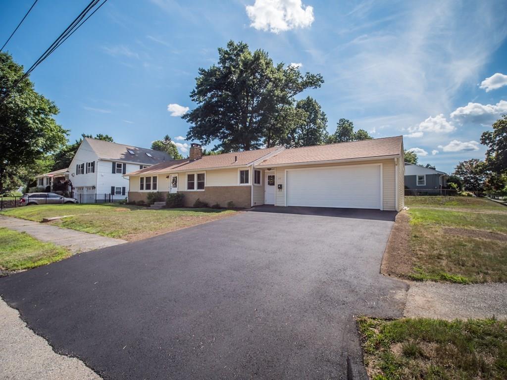 57 Blue Bell Road Worcester, MA 01606 - Photo 3 of 30 Gallery Image 3