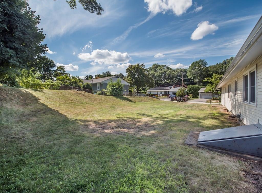 57 Blue Bell Road Worcester, MA 01606 - Photo 5 of 30 Gallery Image 5