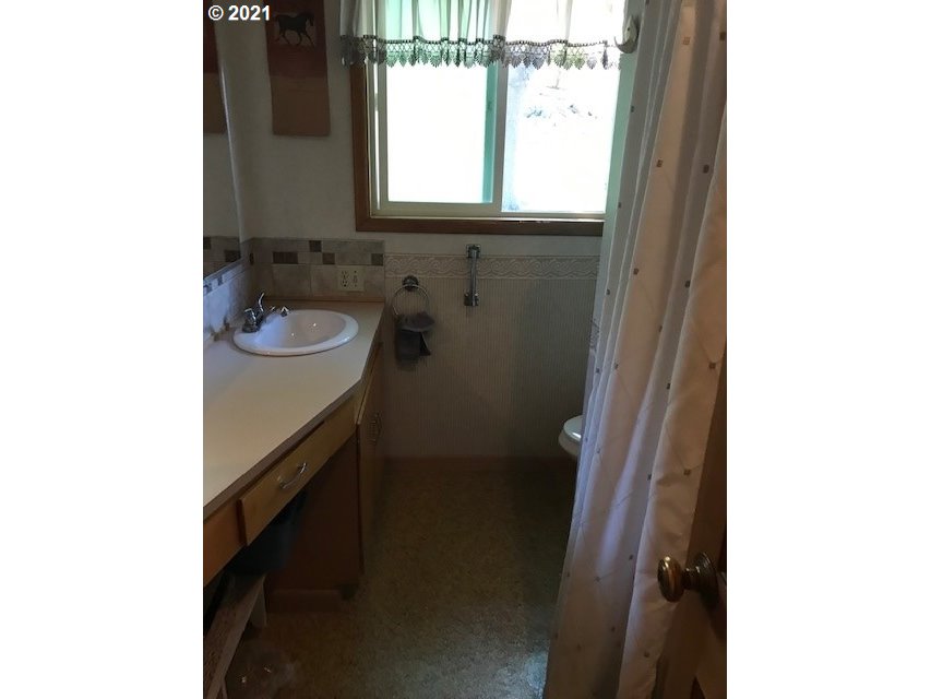 516 Southeast 16th Street Pendleton, OR 97801 - Photo 14 of 30 Gallery Image 14