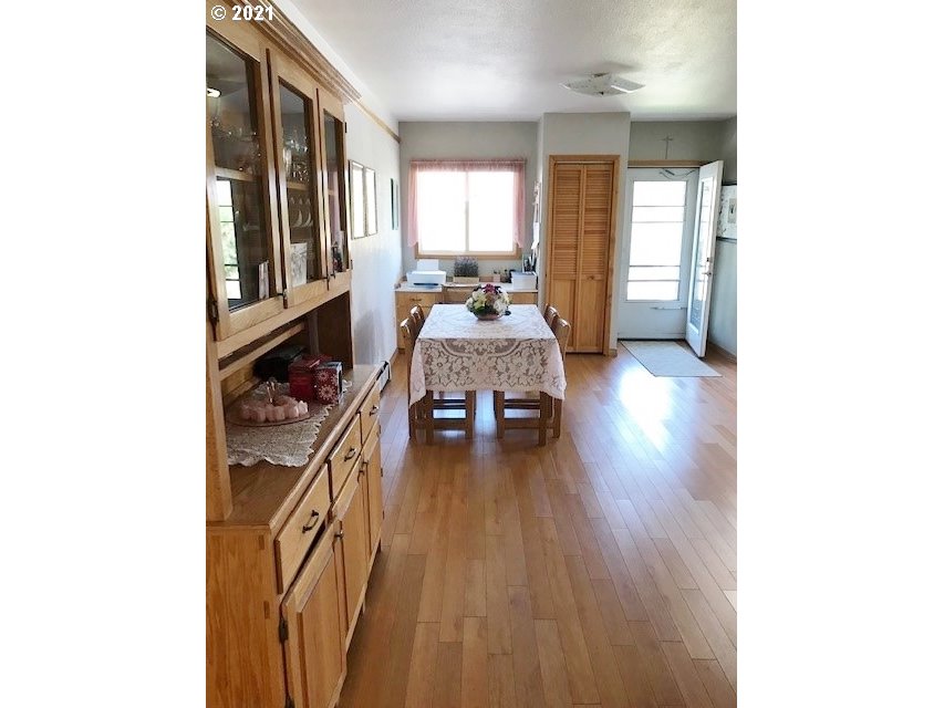 516 Southeast 16th Street Pendleton, OR 97801 - Photo 6 of 30 Gallery Image 6
