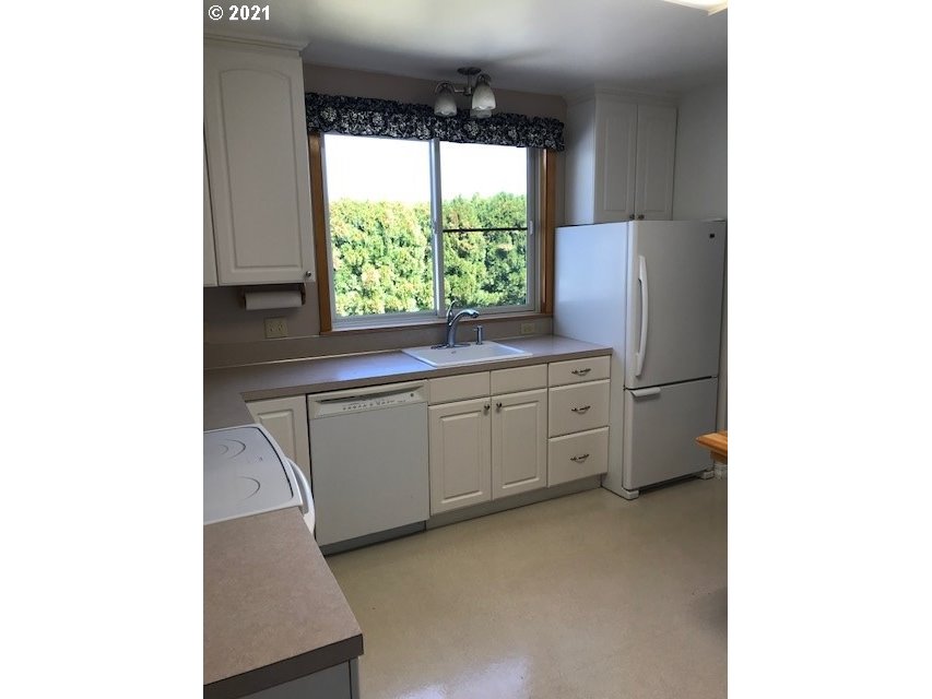 516 Southeast 16th Street Pendleton, OR 97801 - Photo 7 of 30 Gallery Image 7