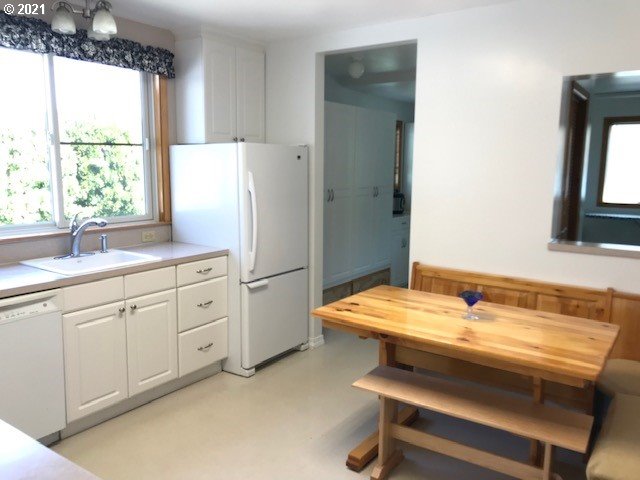 516 Southeast 16th Street Pendleton, OR 97801 - Photo 9 of 30 Gallery Image 9