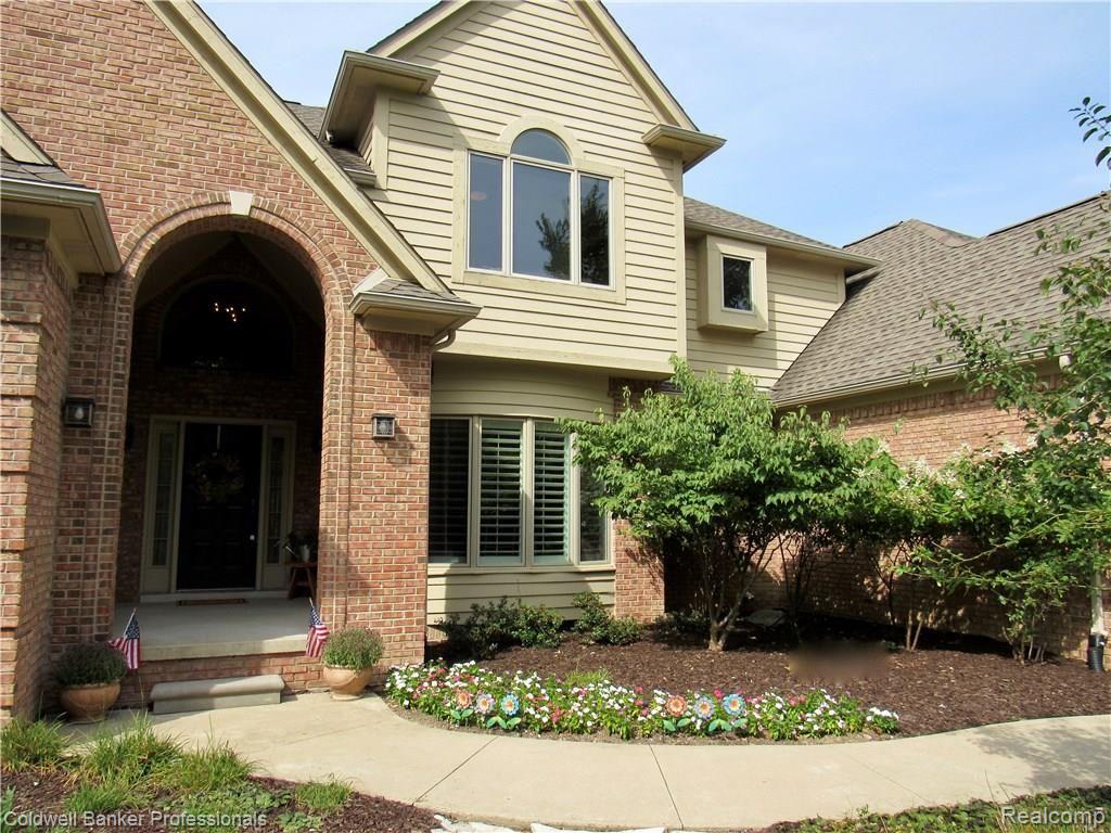 34590 Quaker Valley Road Farmington, MI 48331 - Photo 3 of 85 fullsizeoutput_16dd.jpeg
