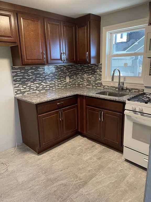 27 Grew Hill Road Boston, MA 02131 - Photo 6 of 25 Gallery Image 6