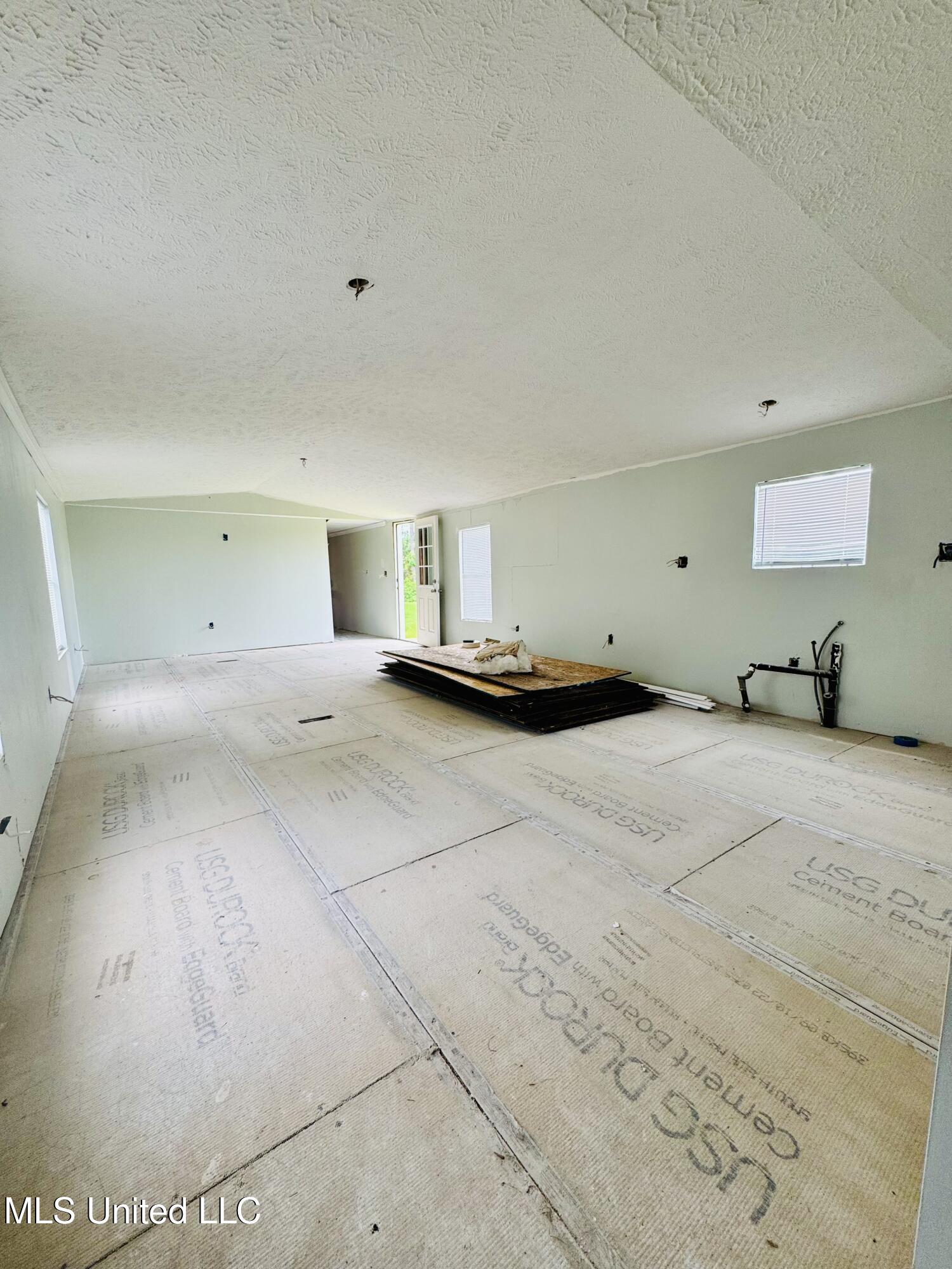 9158 Box Road Vancleave, MS 39565 - Photo 5 of 25 IMG_7052