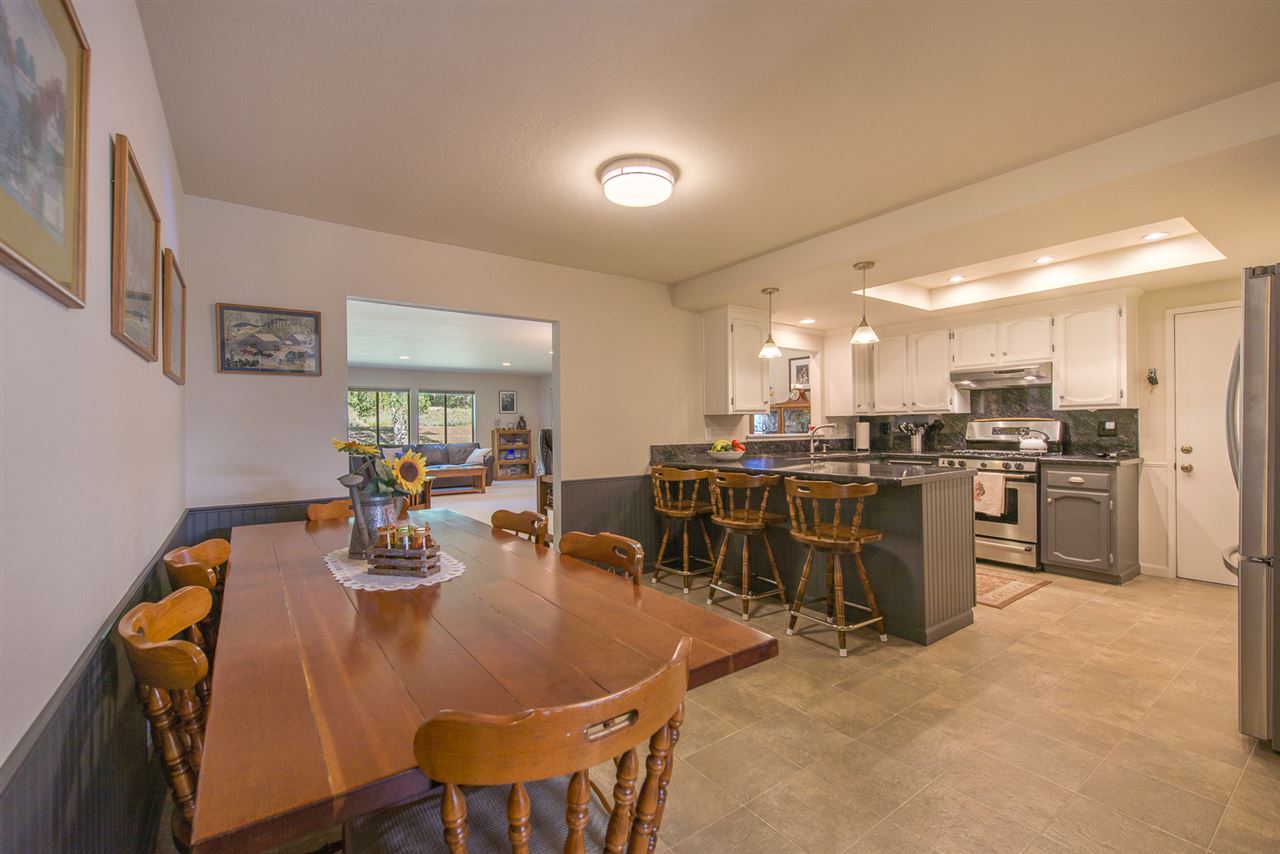 11202 Bishop Pine Road Truckee, CA 96161 - Photo 12 of 21 a view of a dining room with furniture