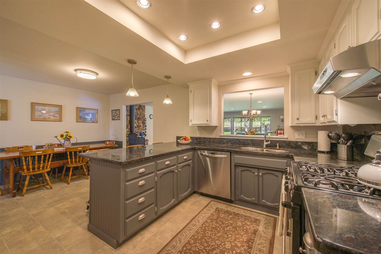 11202 Bishop Pine Road Truckee, CA 96161 - Photo 10 of 21 a kitchen with lots of counter top space