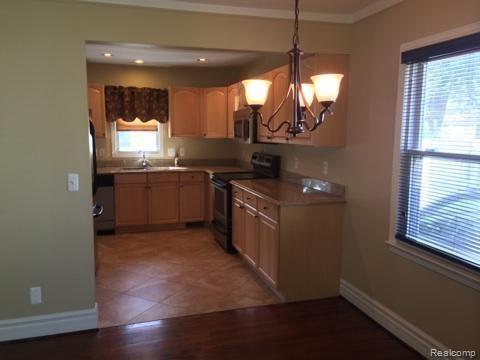 3527 Normandy Road Royal Oak, MI 48073 - Photo 4 of 23