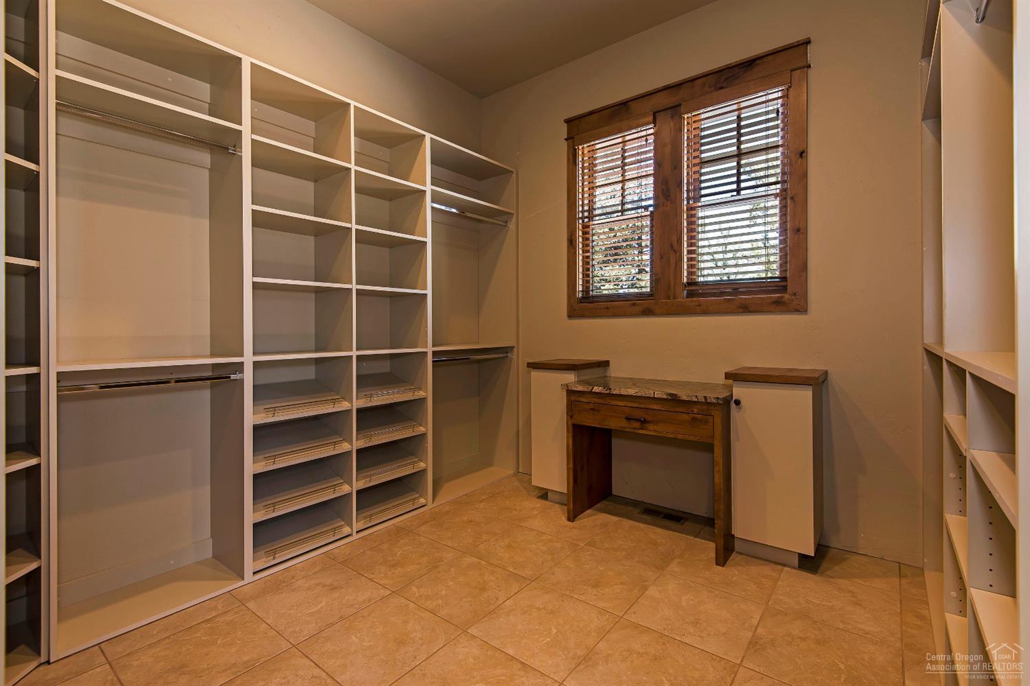 17485 Mountain View Road Sisters, OR 97759 - Photo 13 of 25 Gallery Image 13
