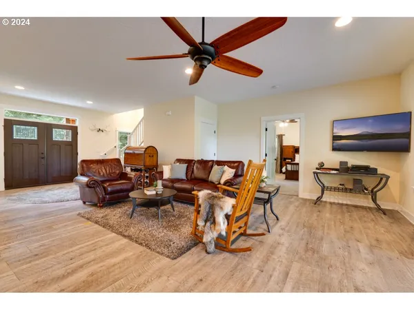 $1,399,000 | 36 Lonesome Pines Drive, Trout Lake, WA 98650