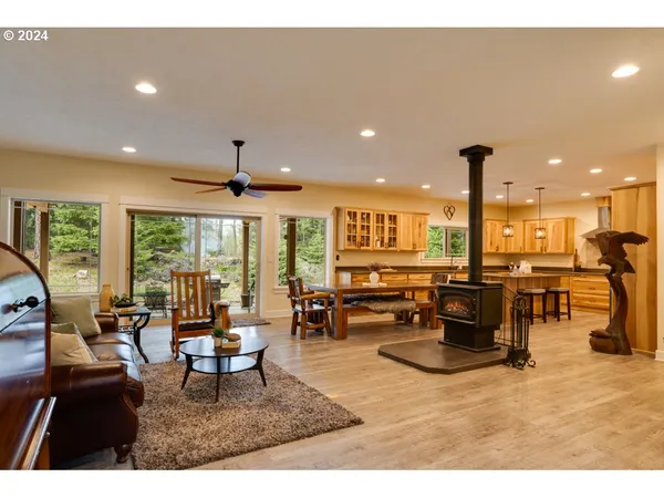 $1,399,000 | 36 Lonesome Pines Drive, Trout Lake, WA 98650