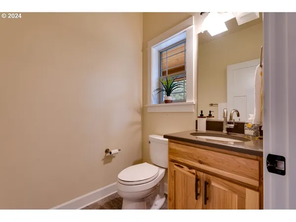 $1,399,000 | 36 Lonesome Pines Drive, Trout Lake, WA 98650