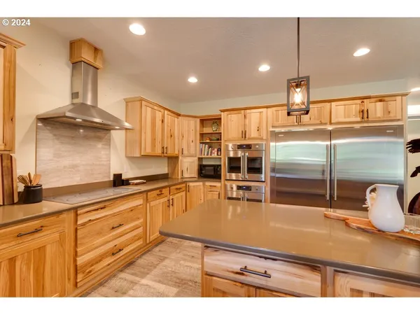 $1,399,000 | 36 Lonesome Pines Drive, Trout Lake, WA 98650