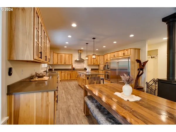 $1,399,000 | 36 Lonesome Pines Drive, Trout Lake, WA 98650