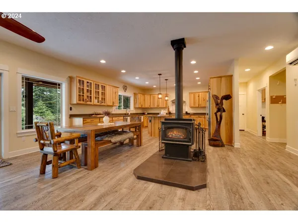 $1,399,000 | 36 Lonesome Pines Drive, Trout Lake, WA 98650