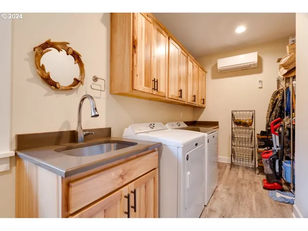 $1,399,000 | 36 Lonesome Pines Drive, Trout Lake, WA 98650