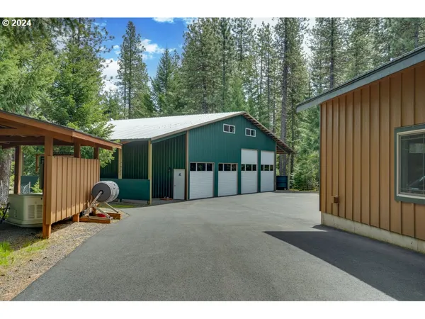 $1,399,000 | 36 Lonesome Pines Drive, Trout Lake, WA 98650