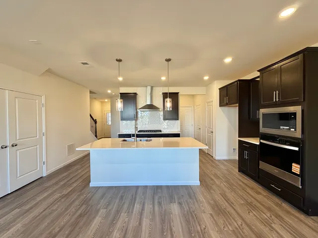 $2,995 | 704 Switchgrass Way, Bolingbrook, IL 60490