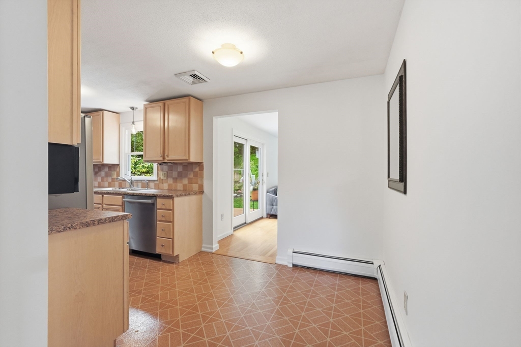87 Logtown Road Amherst, MA 01002 - Photo 12 of 41