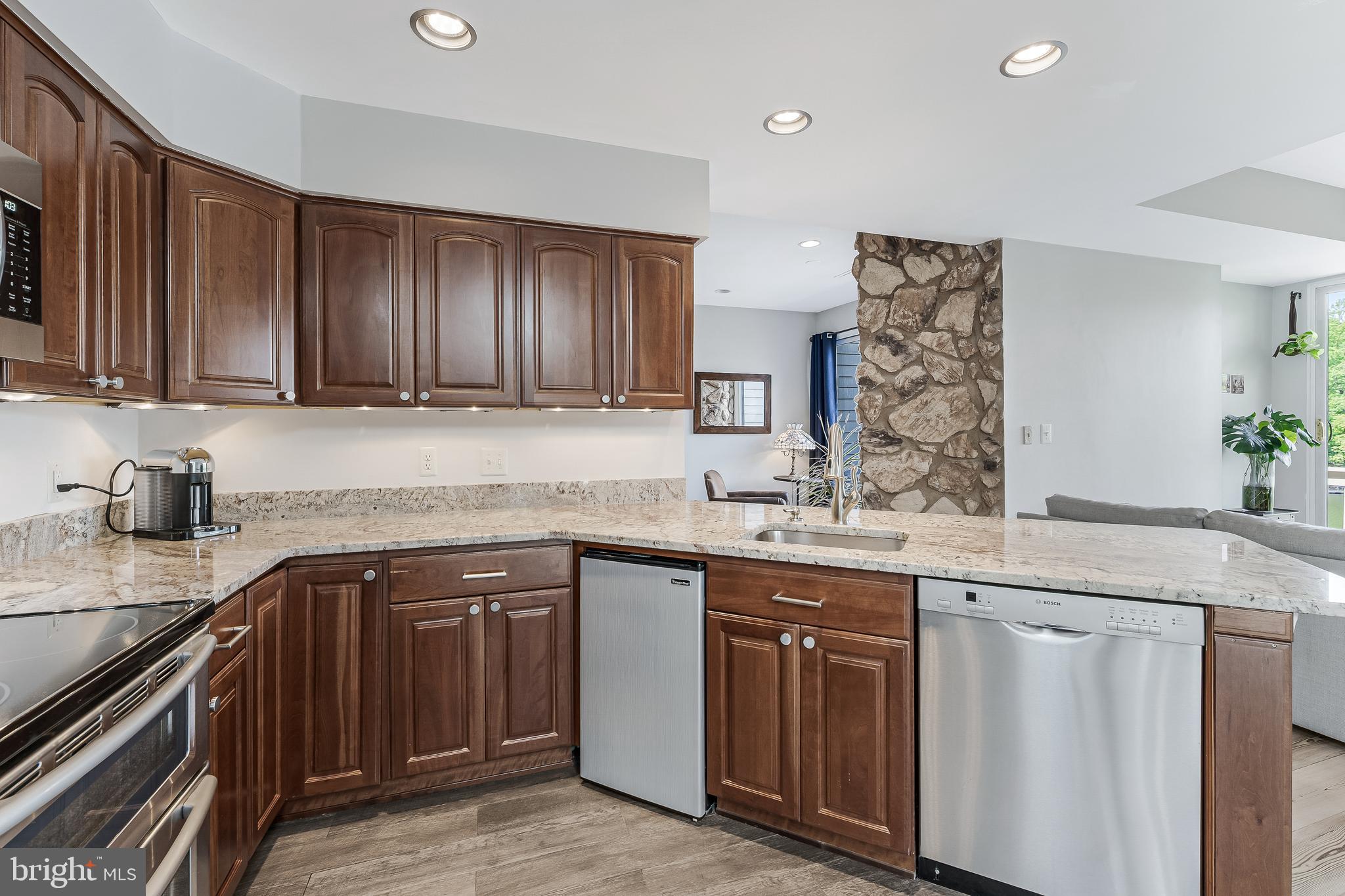 11302 Harbor Court, Unit 1302 Reston, VA 20191 - Photo 19 of 52 Gallery Image 19