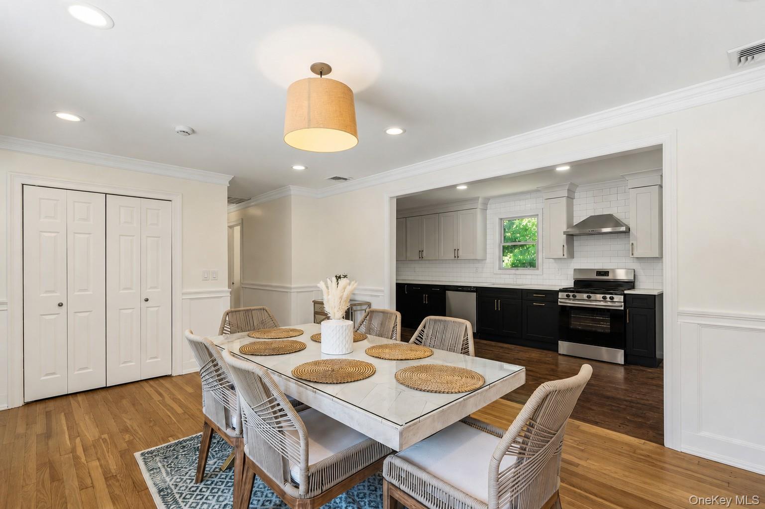 280 Holbrook Road Ronkonkoma, NY 11779 - Photo 7 of 30