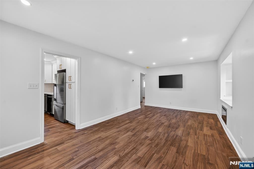 101 Sheldon Street Wyckoff, NJ 07481 - Photo 2 of 17
