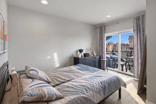 $390,000 | 2237 West Washington Boulevard, Unit 3, Chicago, IL 60612