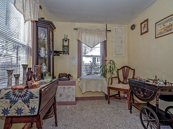 136 Hardy Pond Road Waltham, MA 02451 - Photo 7 of 22