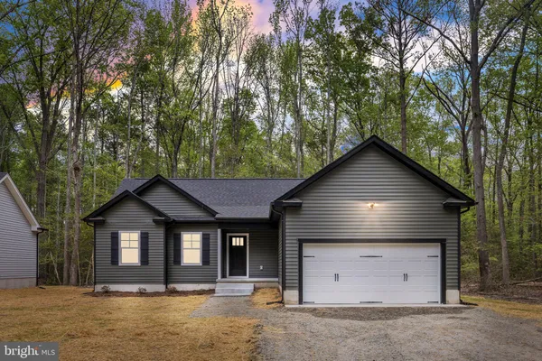 $334,900 | 722 Circle Lane, Colonial Beach, VA 22443