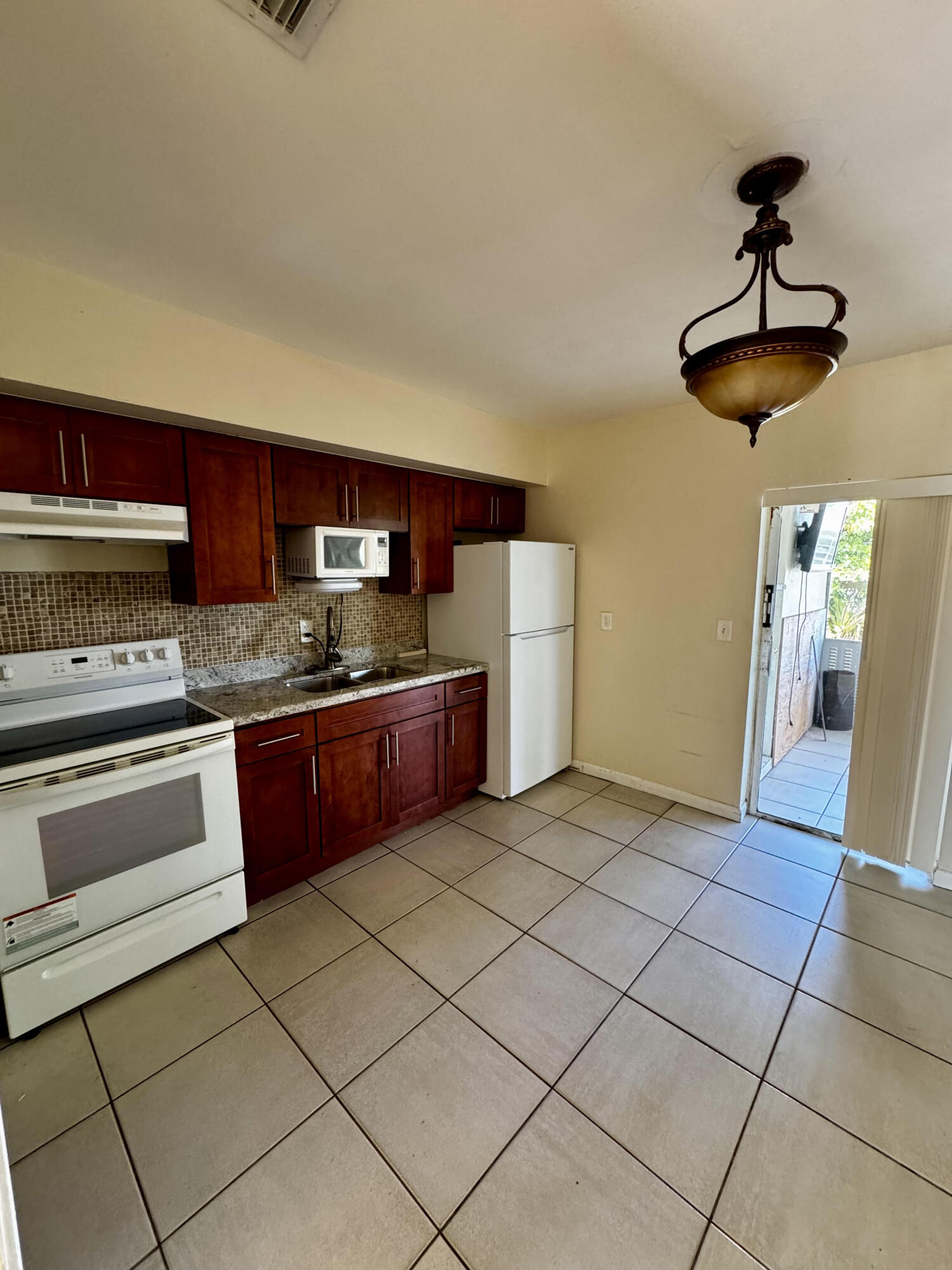 2824 North Dixie Highway, Unit 2824 Boca Raton, FL 33431 - Photo 3 of 12 3