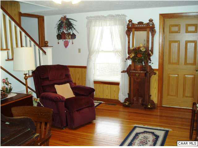 1141 John Tucker Road Aroda, VA 22709 - Photo 25 of 34 Front Entry / Foyer
