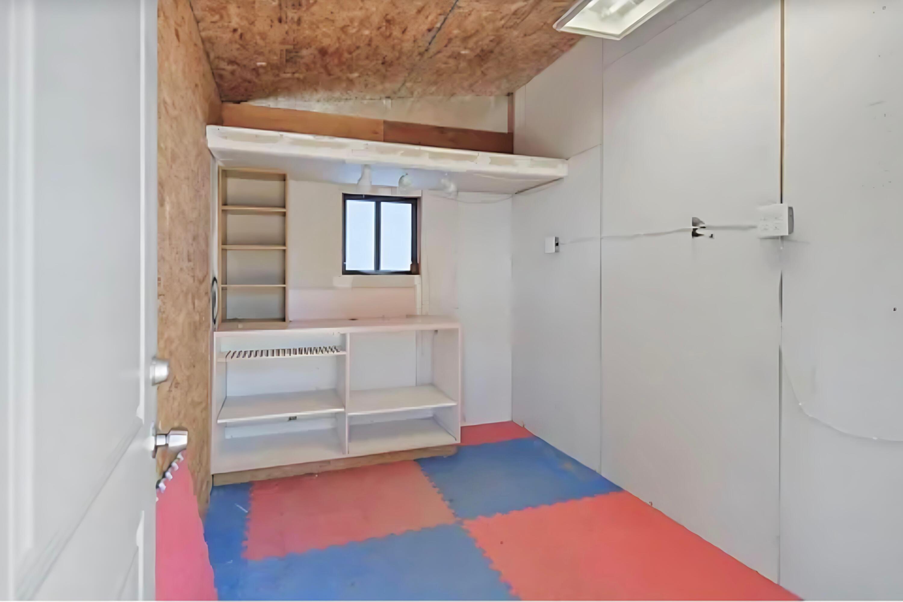 61000 Brosterhous Road, Unit 574 Bend, OR 97702 - Photo 9 of 28 Storage 1