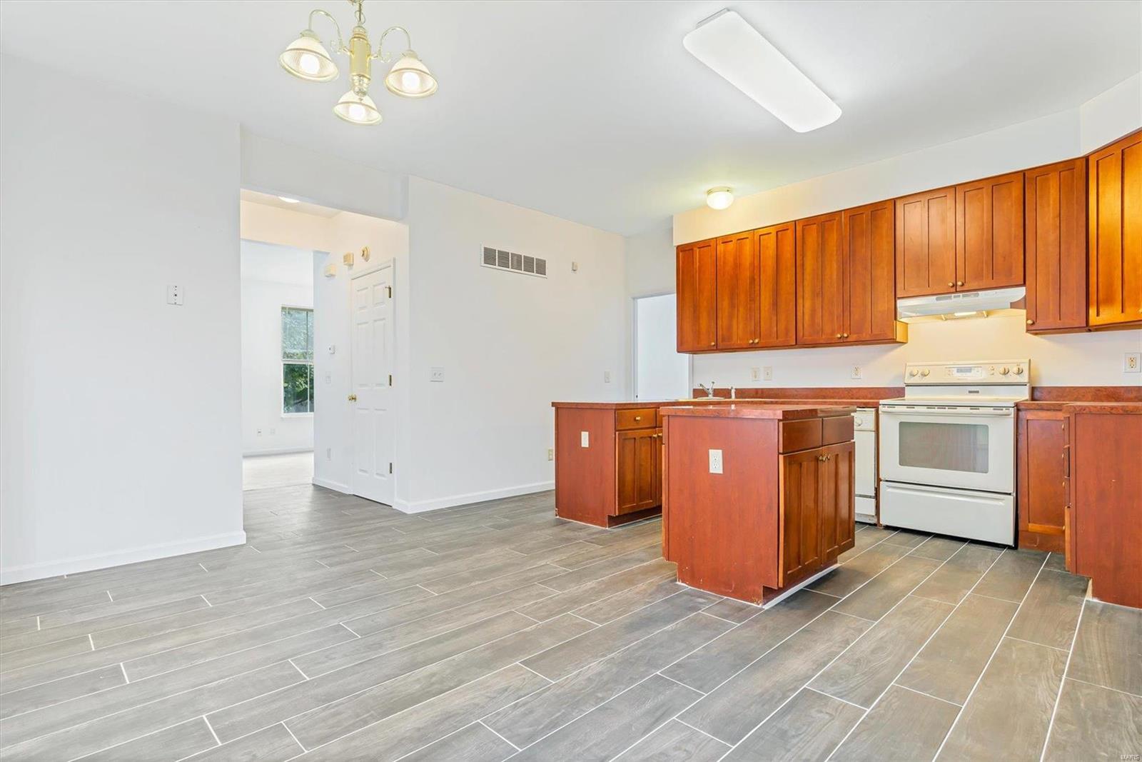 2715 Rutger Street St. Louis, MO 63104 - Photo 9 of 27 Gallery Image 9