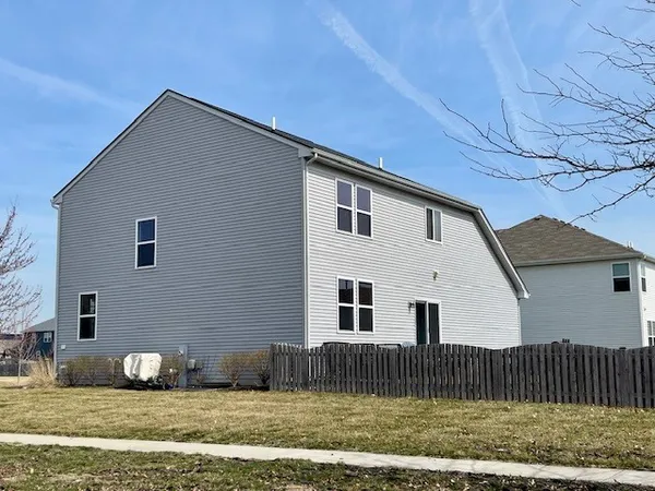 $455,000 | 2009 Mayfair Drive, Island Lake, IL 60042