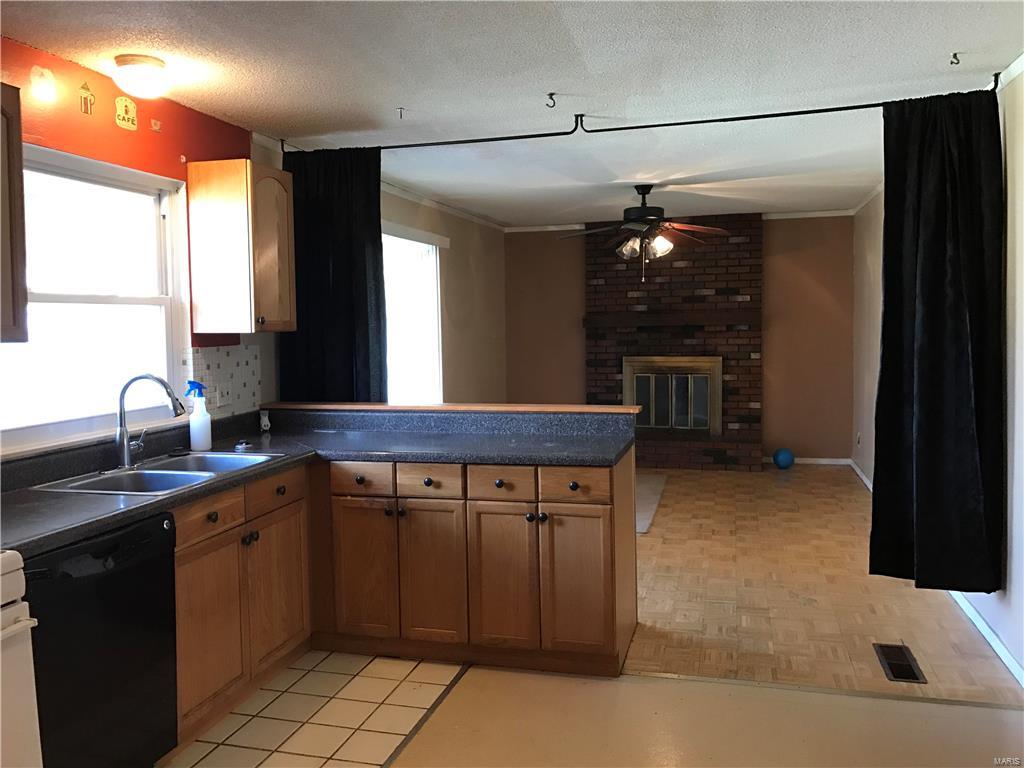 712 Wildview Lane Ballwin, MO 63021 - Photo 8 of 31 Gallery Image 8