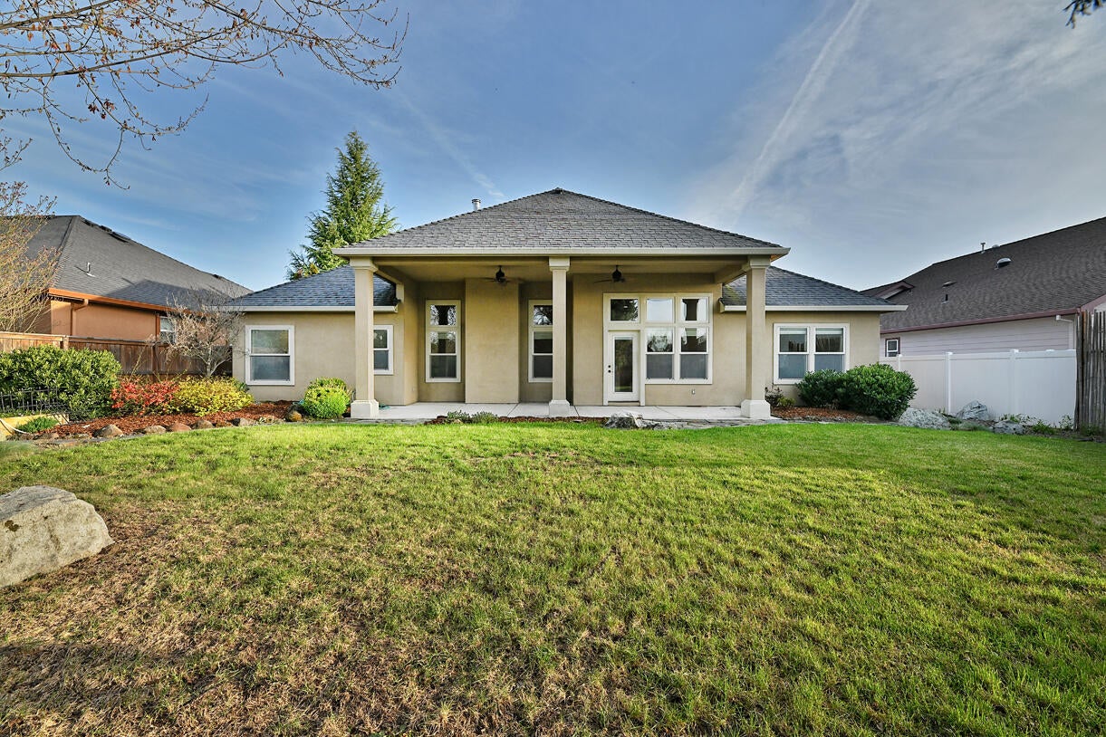1013 Pumpkin Ridge Eagle Point, OR 97524 - Photo 36 of 36 DSC_0526