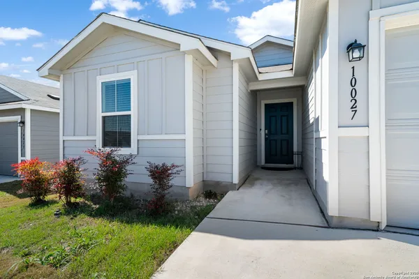 $1,395 | 10027 Side Oats, San Antonio, TX 78254
