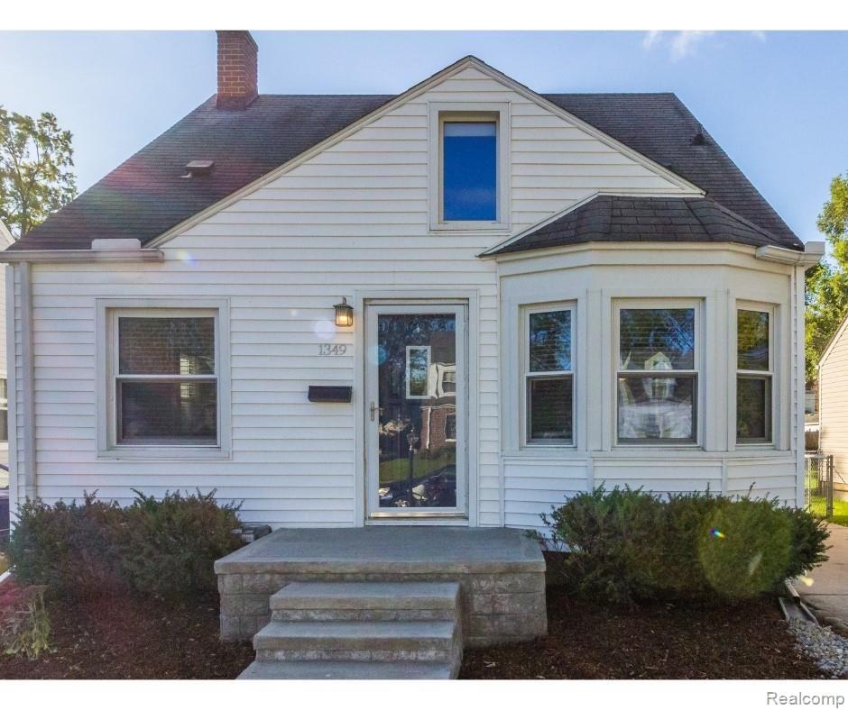 1349 Eaton Road Berkley, MI 48072 - Photo 1 of 31 Welcome Home!