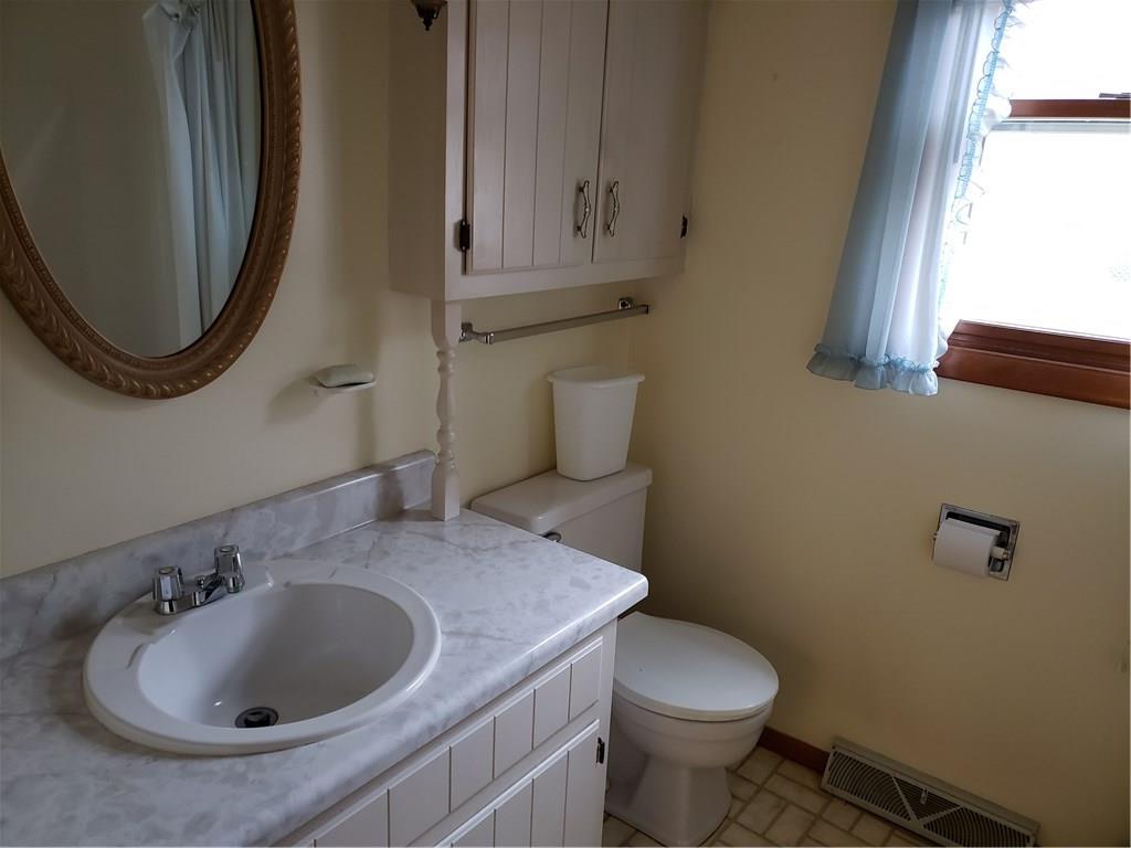 159 Oak Street Indiana, PA 15701 - Photo 11 of 19 Main Bathroom