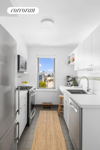 $2,249,000 | 175 West 13th Street, Unit 14D | West Village