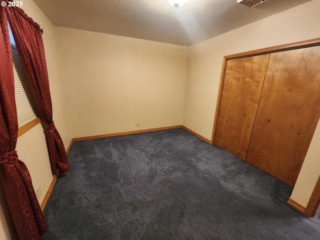 $335,000 | 1880 Linnell Avenue, Roseburg, OR 97471