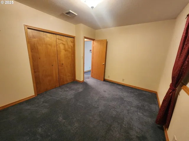 $335,000 | 1880 Linnell Avenue, Roseburg, OR 97471