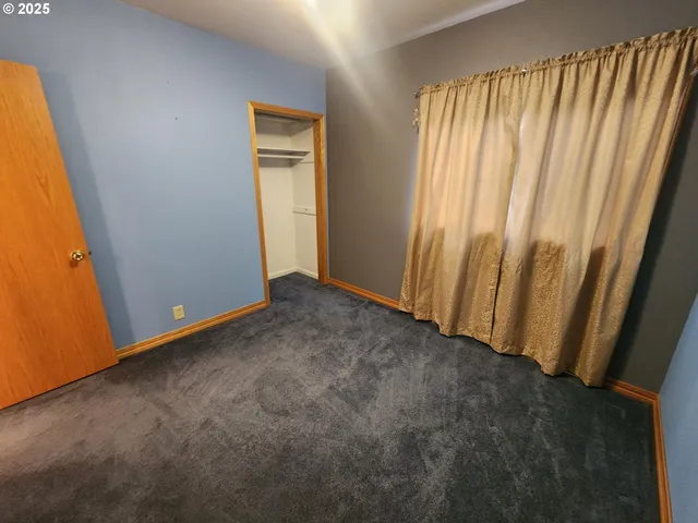 $335,000 | 1880 Linnell Avenue, Roseburg, OR 97471