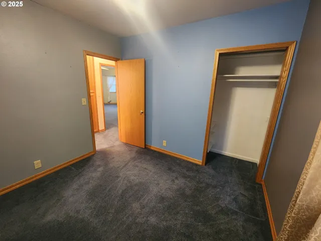 $335,000 | 1880 Linnell Avenue, Roseburg, OR 97471