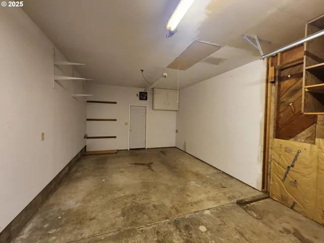 $335,000 | 1880 Linnell Avenue, Roseburg, OR 97471