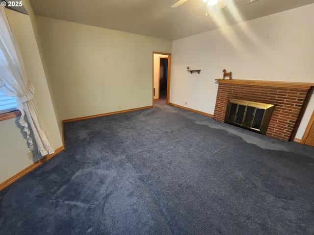 $335,000 | 1880 Linnell Avenue, Roseburg, OR 97471